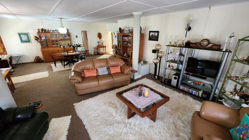 4 Bedroom Property for Sale in Noorsekloof Eastern Cape